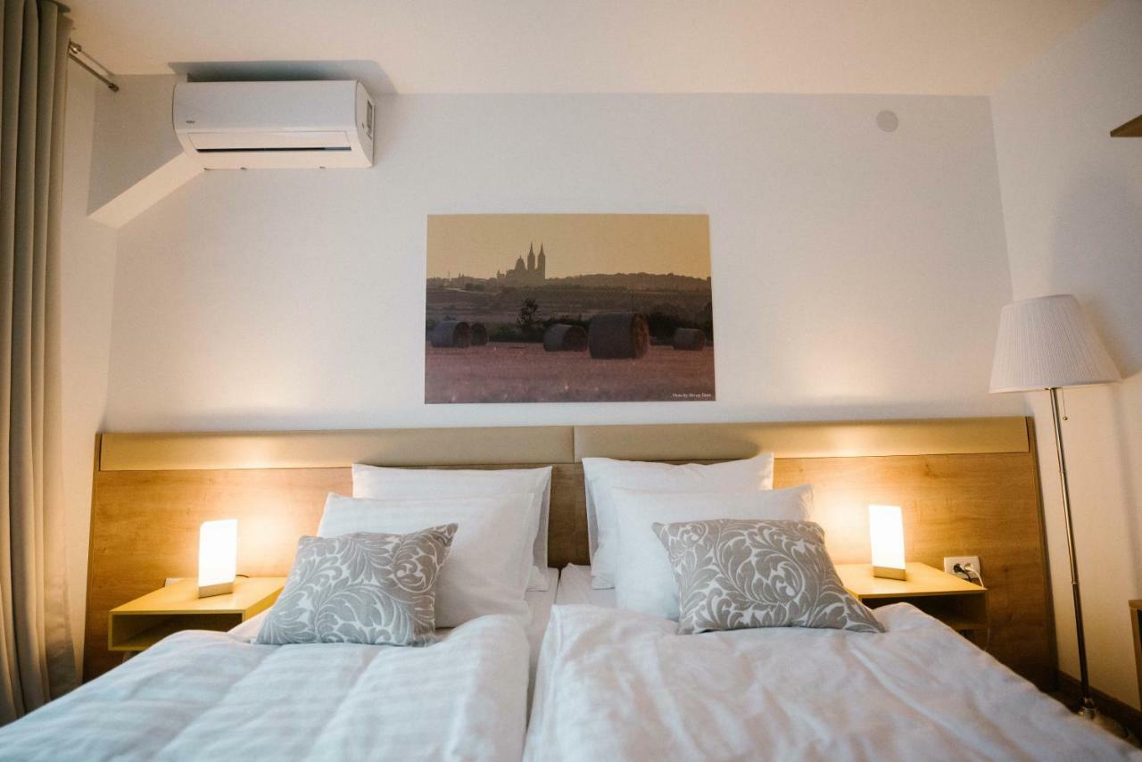 2I Rooms Dakovo Luaran gambar