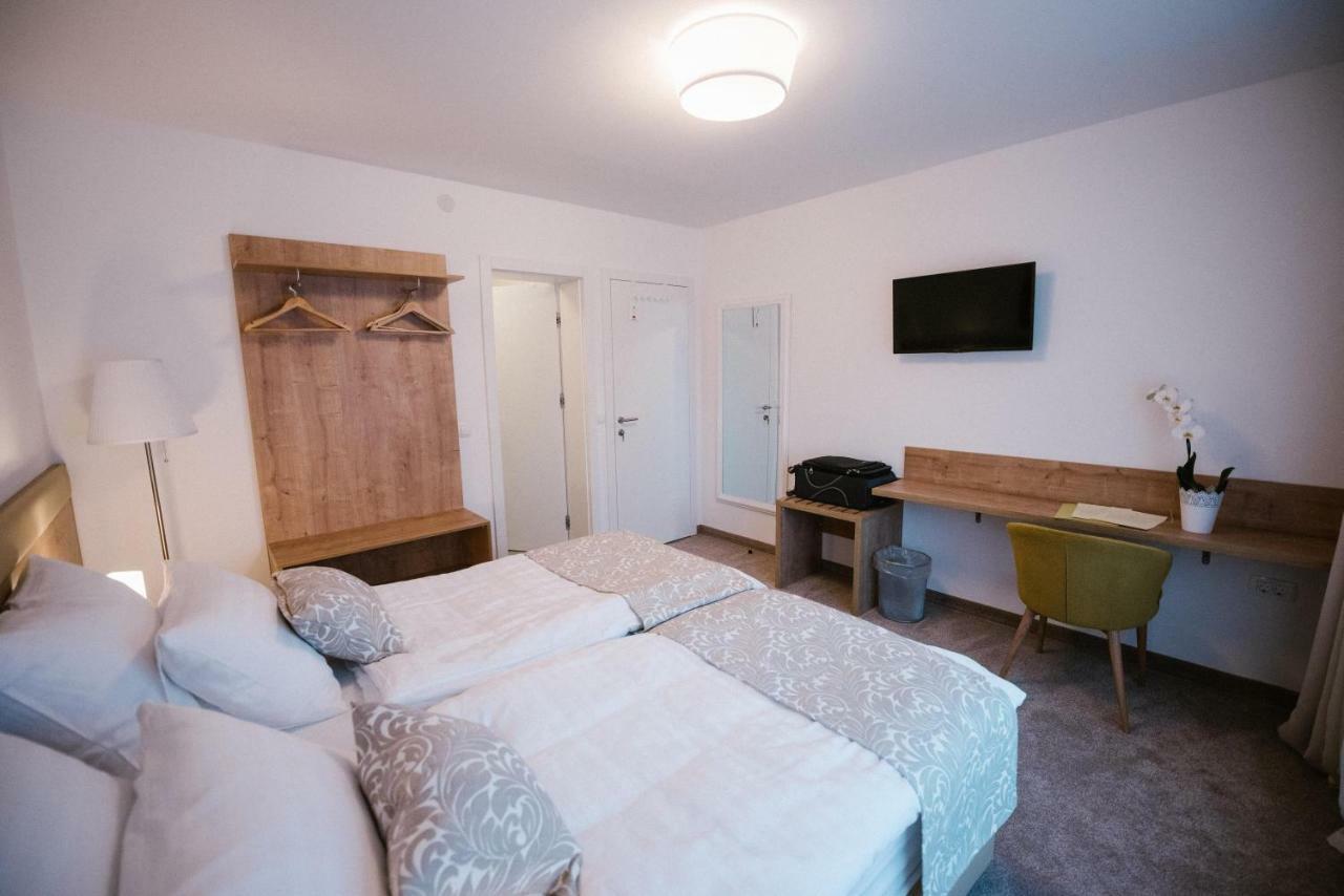 2I Rooms Dakovo Luaran gambar