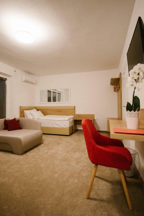 2I Rooms Dakovo Luaran gambar